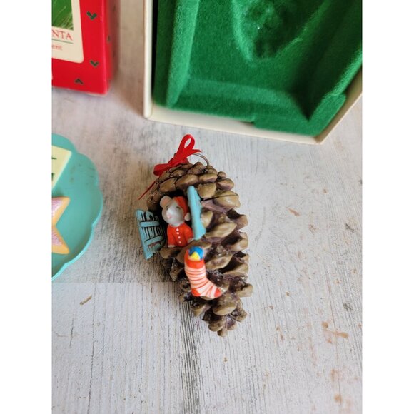 Hallmark vintage gingerbread man plate pine cone ornament Xmas set - Picture 3 of 7